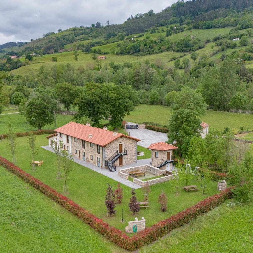Complejo Rural El Cerradon Guest House Alceda ภายนอก รูปภาพ